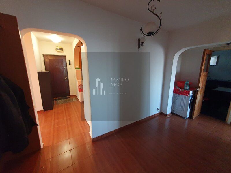 Apartament 4 camere decomandat | 88mp | Costin Georgian | Bloc reabil - Poză 2