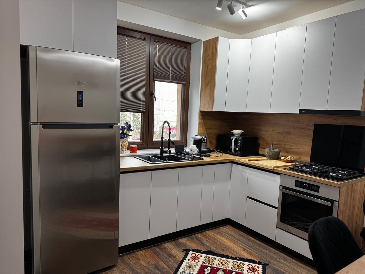 Apt in vila - 3 cam 2 bai 100mp Ion Mihalache - Poză 2