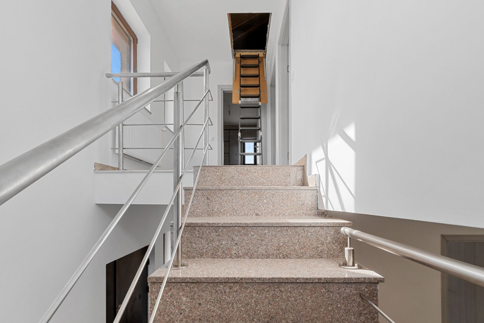 Snagov, Vilă elegantă, P+1+Pod, lot teren 500 mp, comision 0% - Poză 5