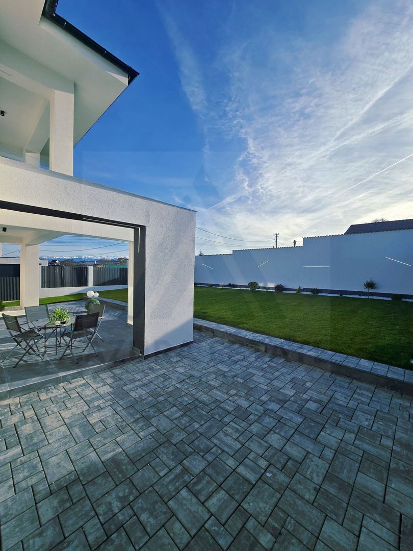 Casa exclusivista individuala echipata premium si teren 500 mp in Daia - Poză 1