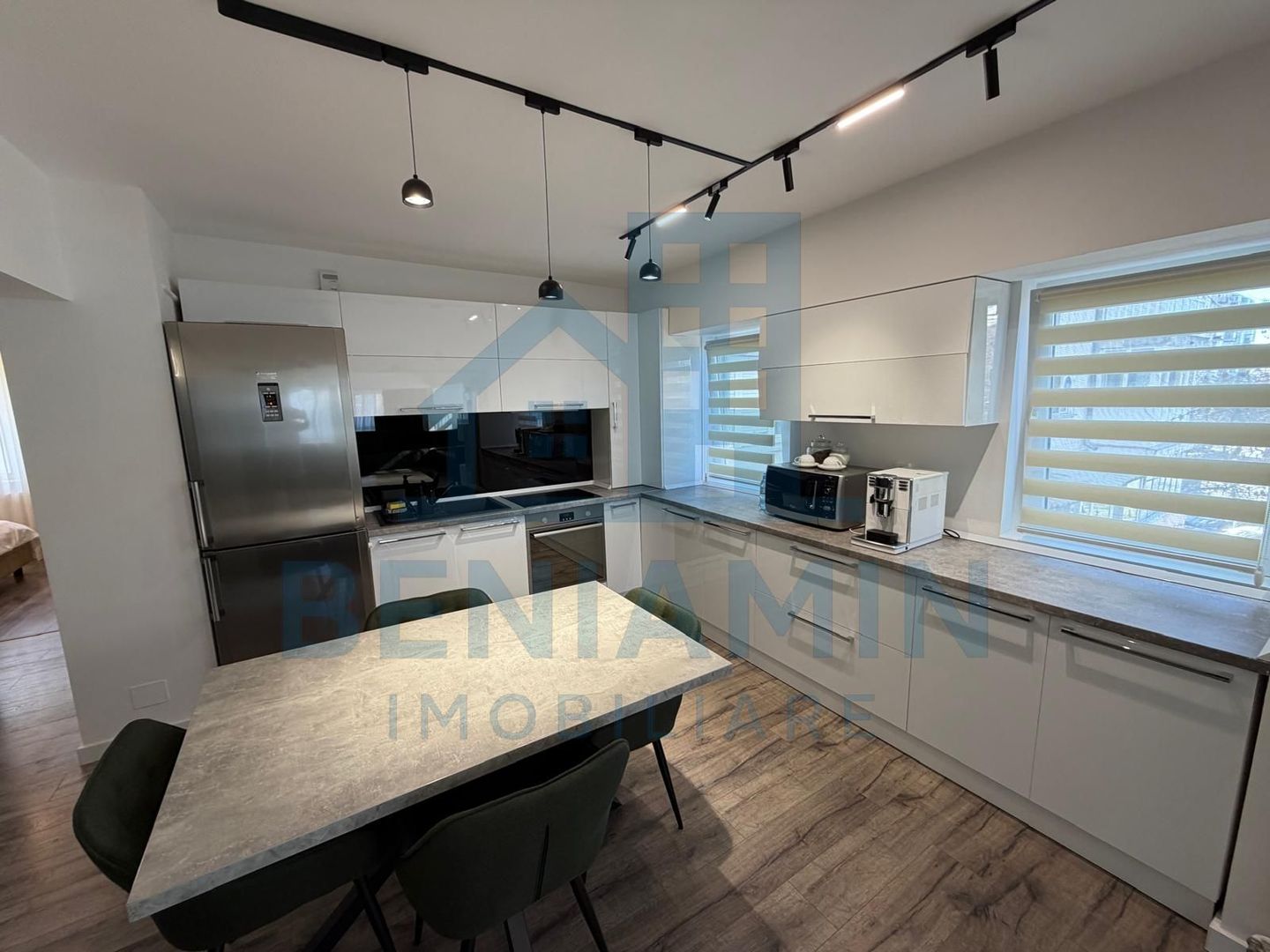 3 Decomandate-Etaj 2-Centrala termica-83mp-Mobilat-Utilat-Liber - Poză 3