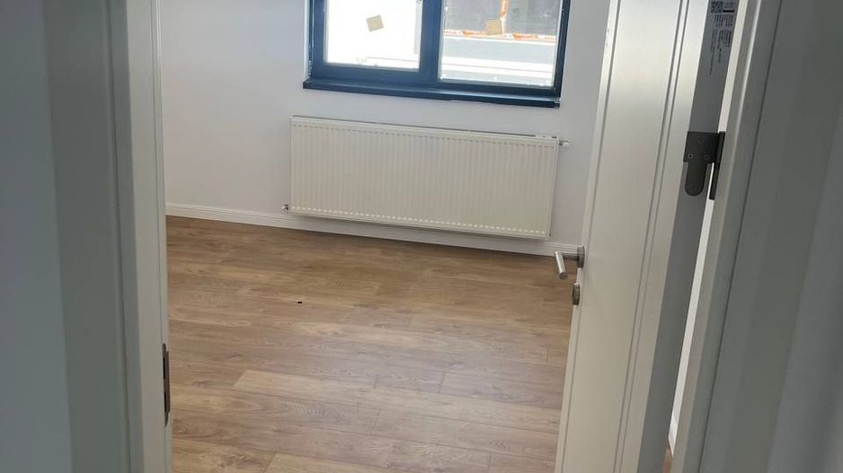 De vanzare casa vila moderna 4 camere Berceni - Poză 2