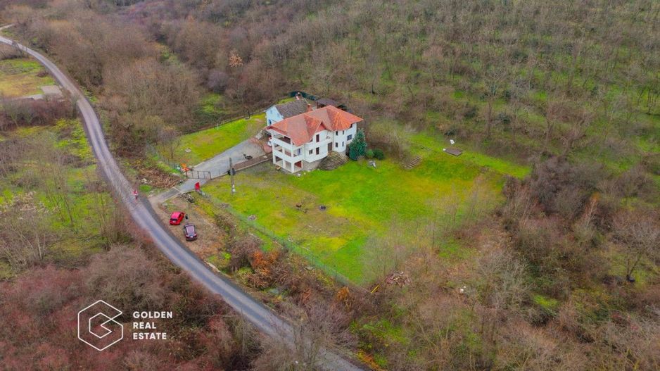 Casa D+P+E, teren 2200 mp, sat. Minis - Poză 1