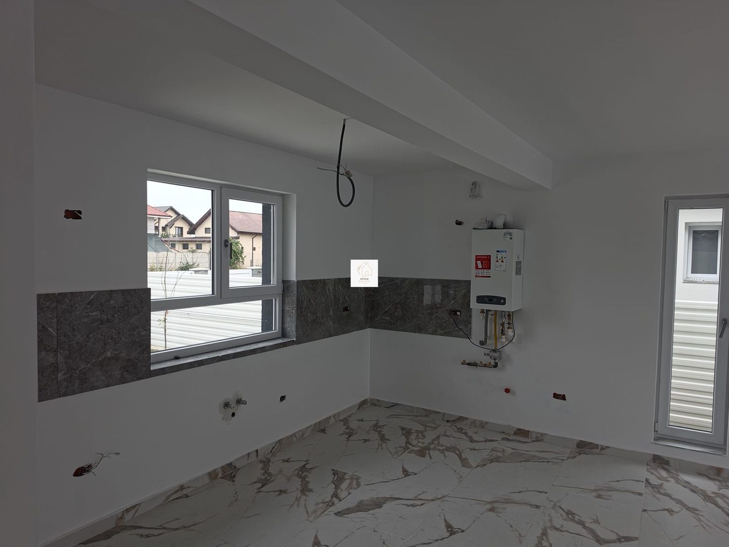 Casa 4 camere Crevedia - Poză 13