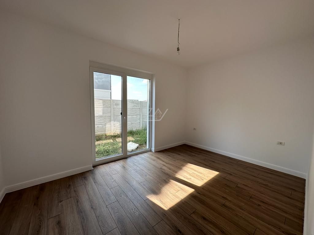 Gradina proprie. Clima. Loc de parcare. - Poză 7