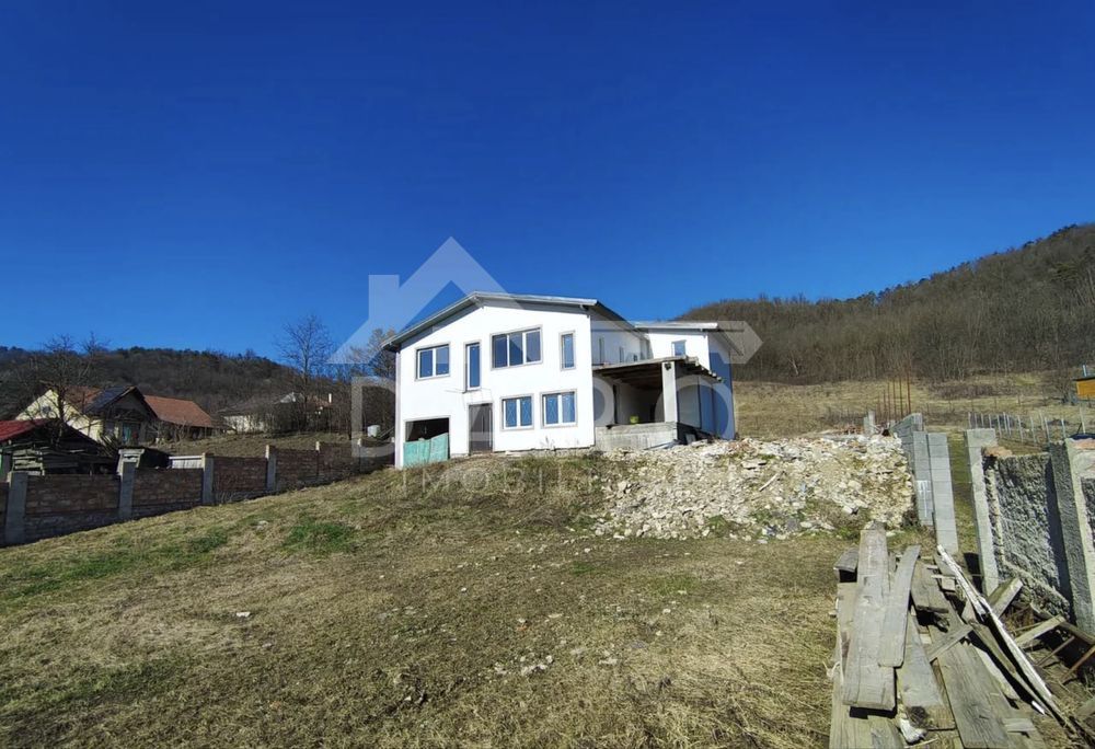 🏡 Casă spațioasă de vanzare | 202 mp utili | Tofalău | 180.000 € - Poză 1