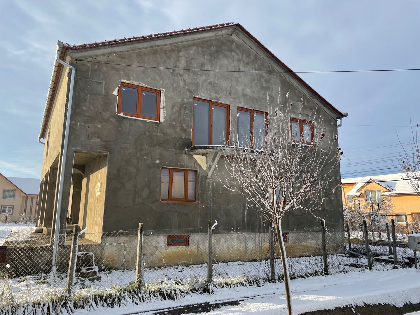 Casa De Vanzare // 320mp2 Utili // 2 intrari separate - Poză 2