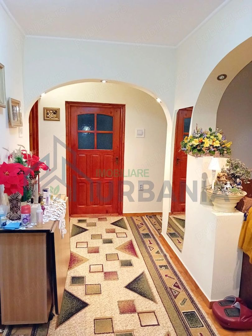 Casă spațioasă de vânzare, 220 mp, teren 700 mp, Horpaz – ideală pentru două familii - Poză 10