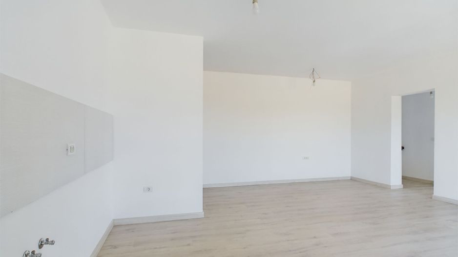 Apartament 3 camere Dumbrăvița - Poză 1