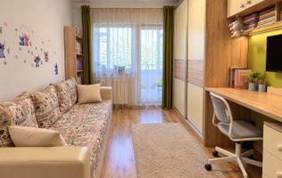 APARTAMENT 3 CAMERE - DECOMANDAT - TARGU CUCU