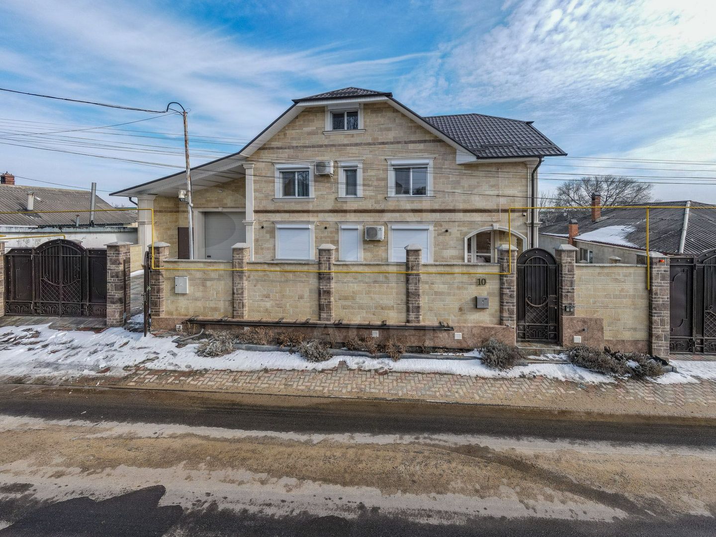 Vânzare, casă, 3 nivele strada Livezilor, Cricova. - Poză 1