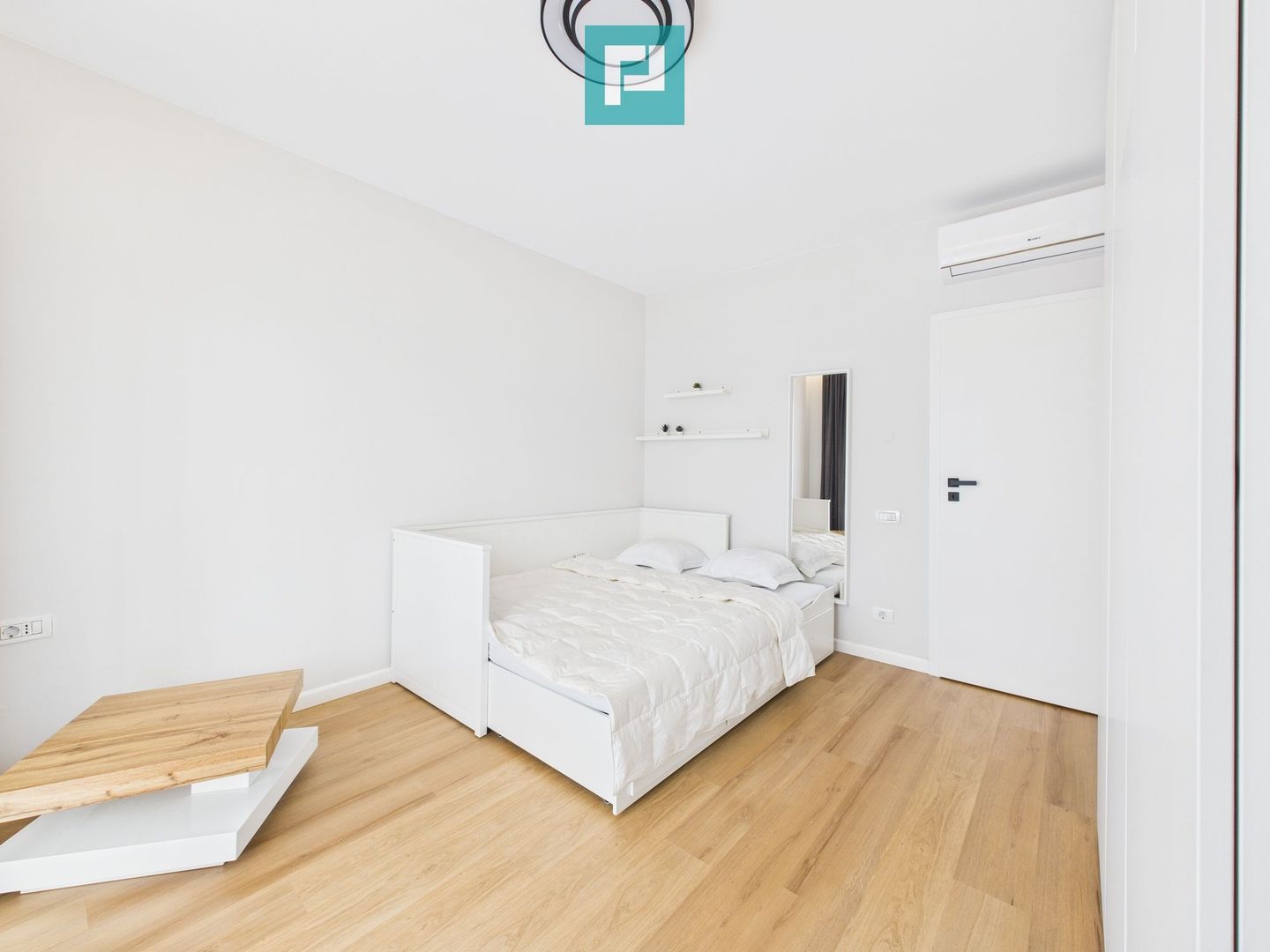 Apartament spațios, vedere și facilități premium - Poză 20