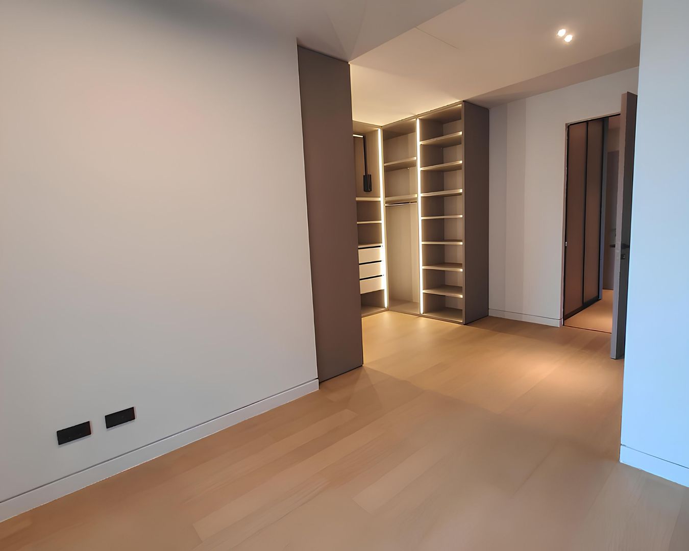 Elegant 3-Bedroom Apartment | Floreasca I Lake view - Poză 15
