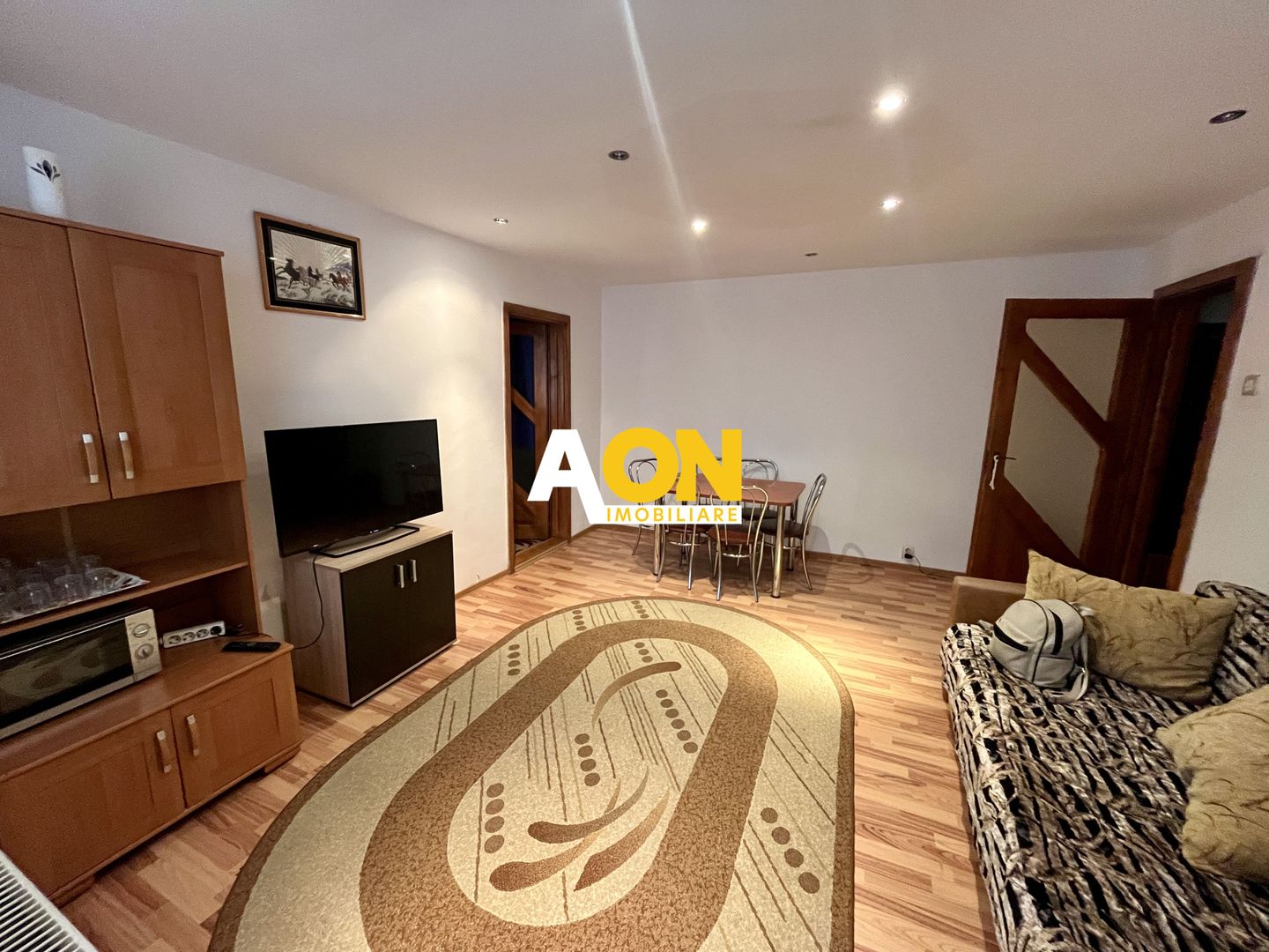 Apartament cu 3 Camere, Complet Mobilat, Zona Piață Cetate - Poză 3