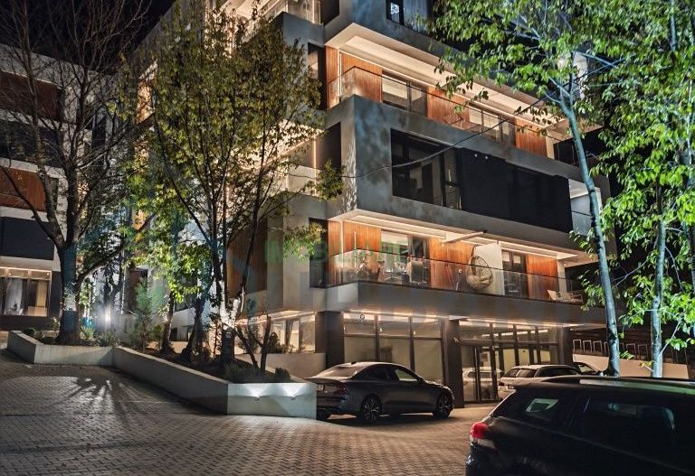 Apartament 2 camere de închiriat în Complex Don-Rediu, vedere lac, parcare privată - Poză 1