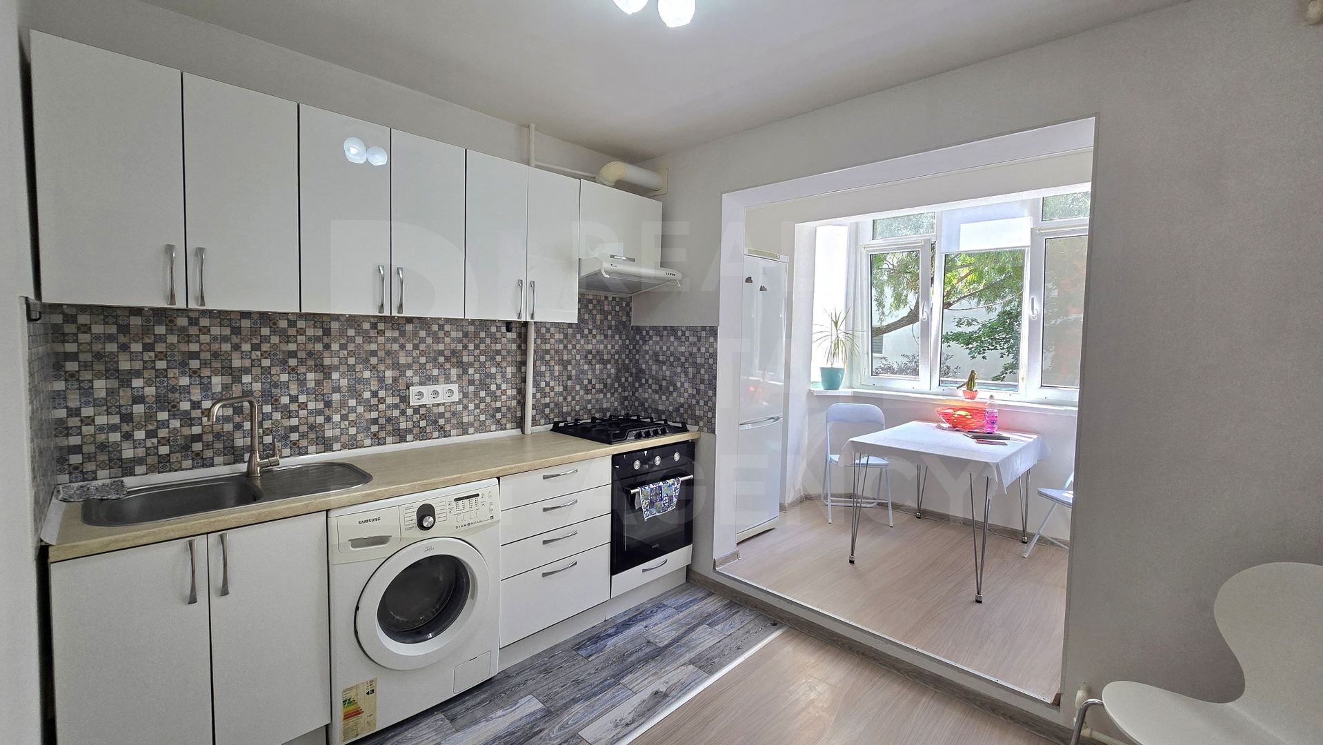 Vânzare, apartament 2 camere 55 mp, șos.   Balcani, Buiucani - Poză 1