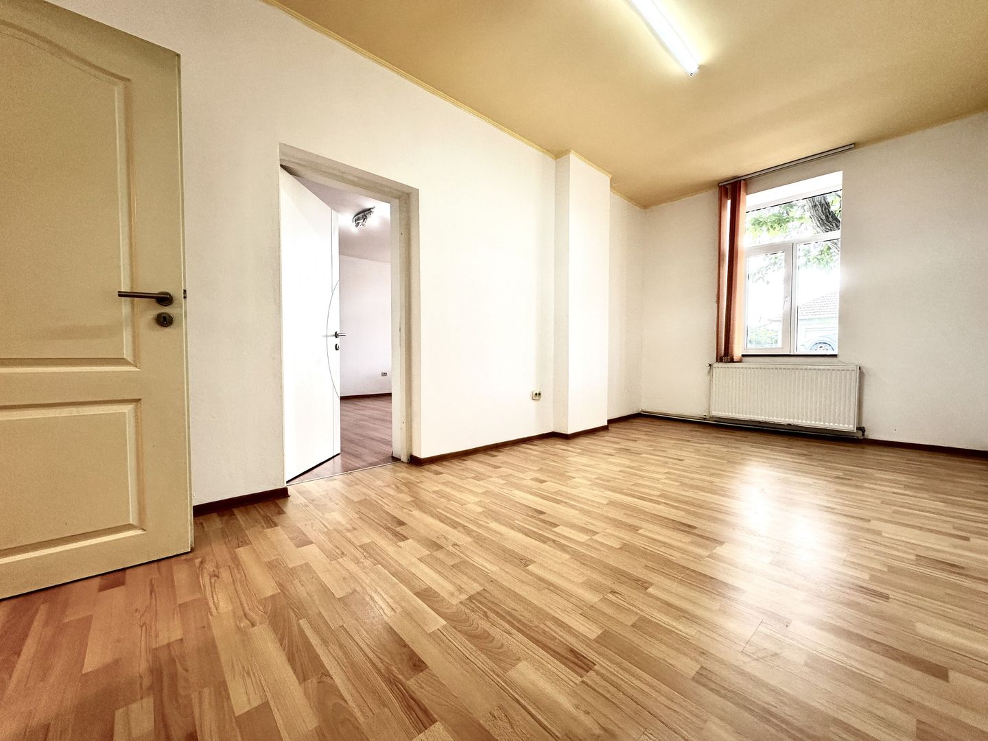 Casa individuală de închiriat - Dumbrăvița Central - Poză 3