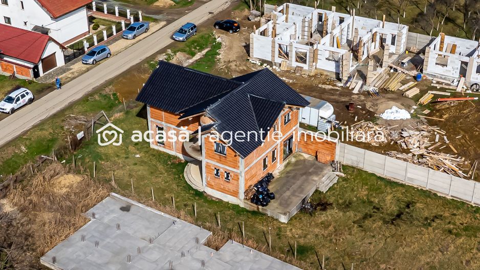 REZERVAT! Casă la roșu cu teren de 752 mp, Mandruloc. Arad - Poză 4