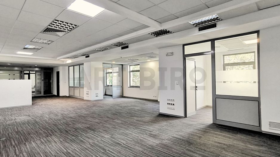 Zero comision, 260-682mp birou mobilat, move-in ready, Romana, 6' metrou - Poză 4