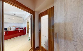 Apartament in zona centrala, la cheie, mobilat, utilat, et intermediar - Poză 2