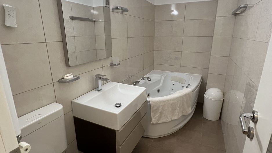 Apartament Lux 4 camere metrou loc parcare - Poză 23
