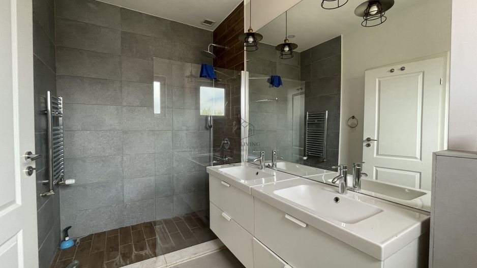 VILA SPATIOASA LA INCHIRIERE IN ZONA PIPERA LANGA SCOLI - Poză 6