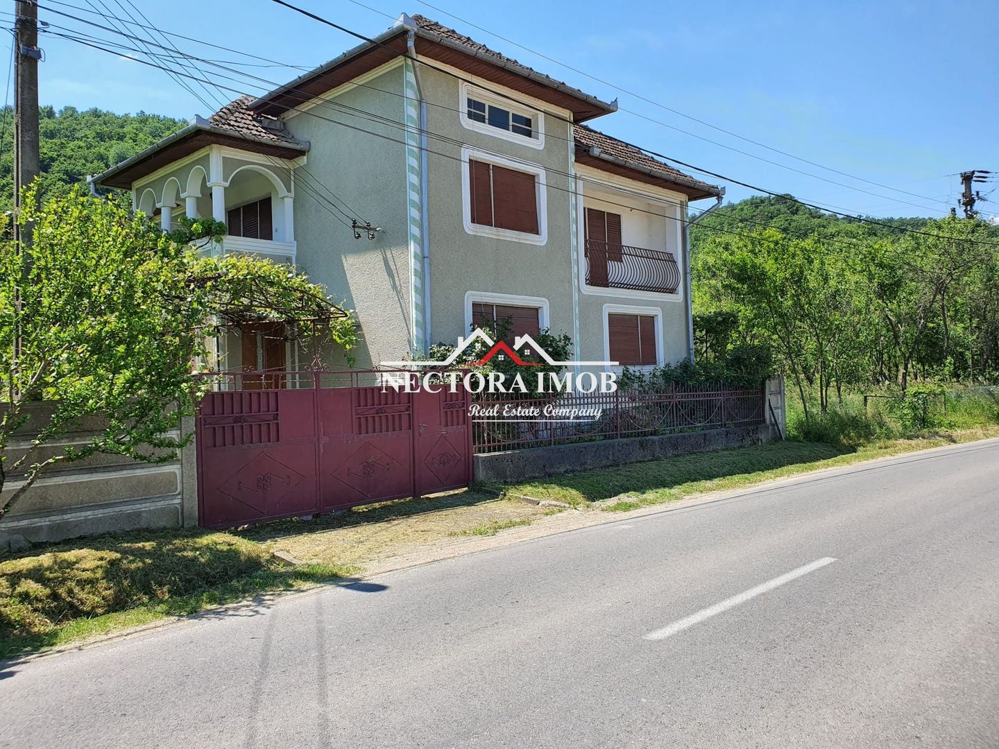 NECTORA IMOB Exclusivitate-Casa cu etaj tip Pensiune, 2300 mp, Soimi - Poză 1