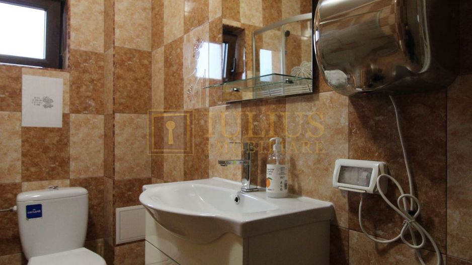 8 incaperi, 2 bai, centrala proprie, 3 locuri de parcare; Lipovei. - Poză 27