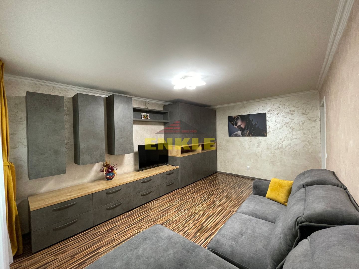 De vanzare apartament, 2 camere decomandat, zona Capat 1 - Poză 3