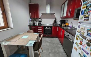 Apartament la casă I 3 camere I Curte proprie I C. Cisnădiei - Poză 3