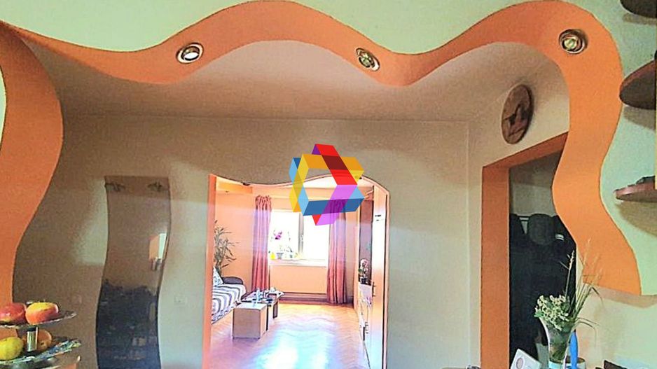 Apartament cu patru camere, zona Tractorul 90 mp - Poză 3