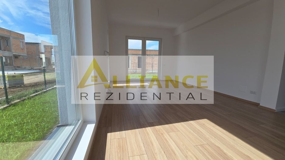 Casa 4 Camere | 200 M de Blv. | Curte amenajata - Poză 4