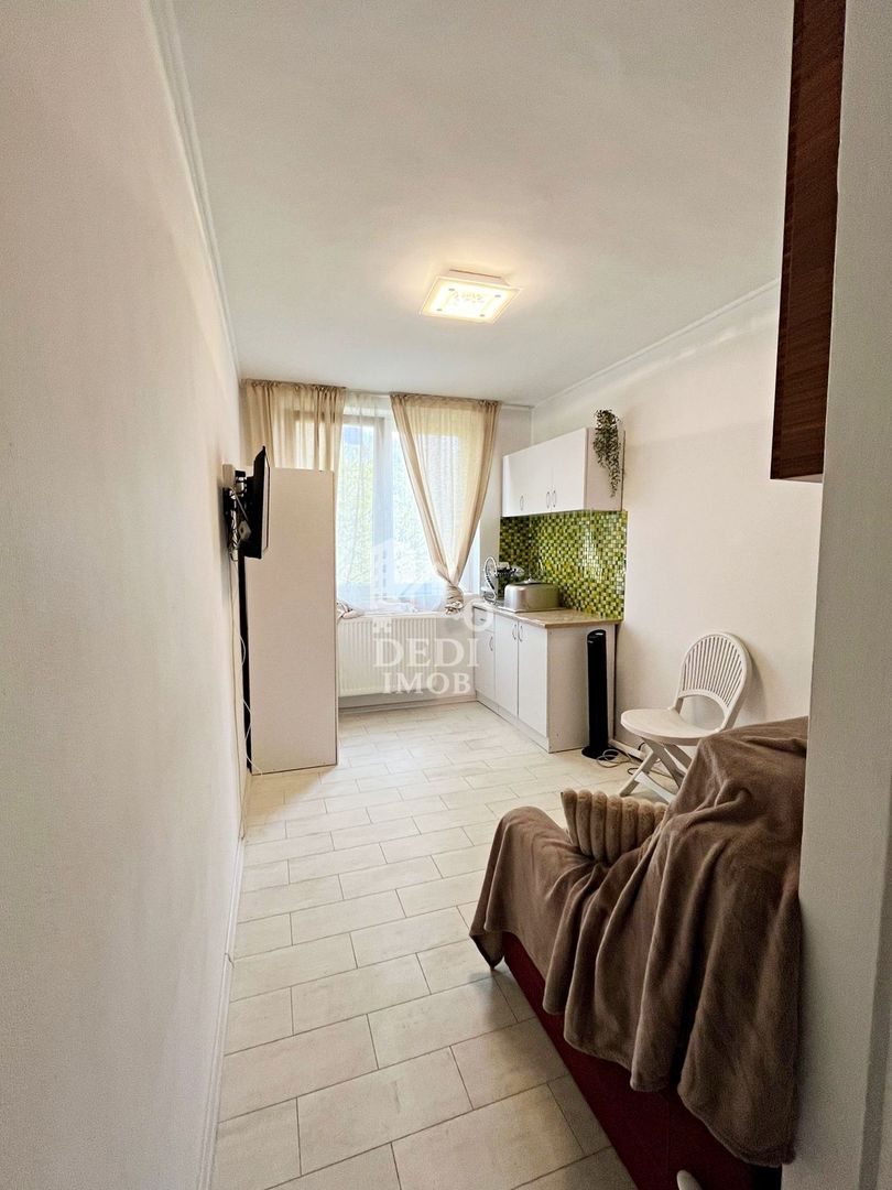 Apartament 1 camere de vânzare in zona Rogerius, Oradea - Poză 3