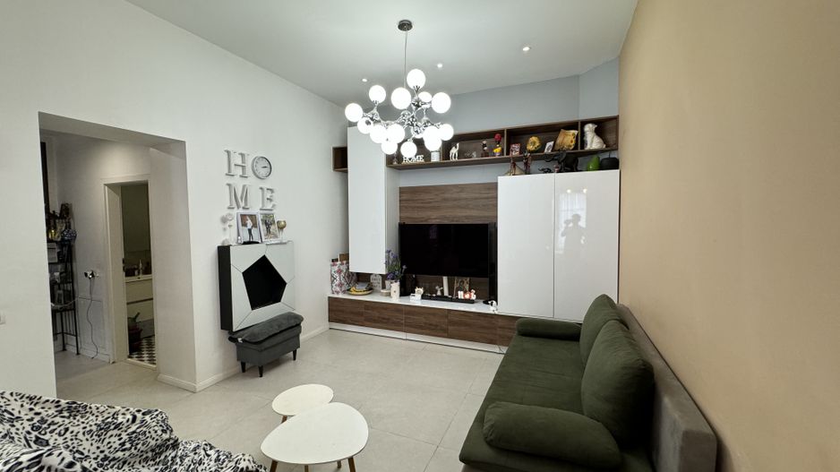 Casa pe aleea pietonala, vis-a-vis de Ceasul Electric - Poză 3