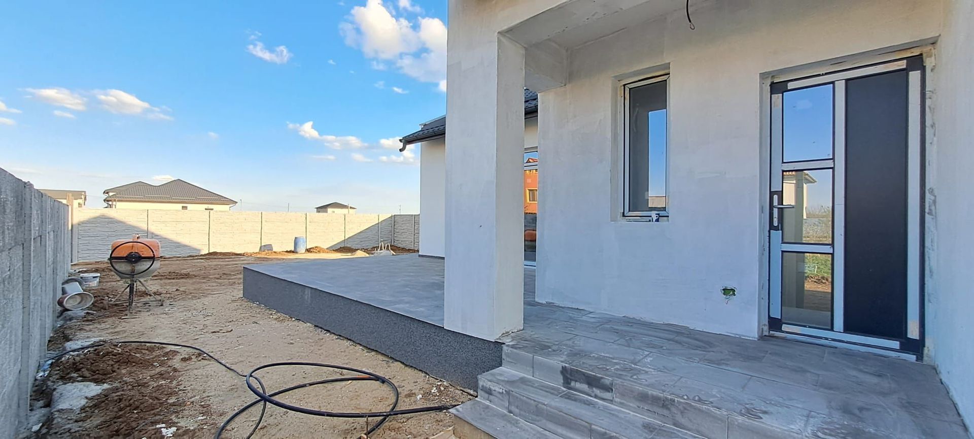 Casa individuala Dragomiresti Deal, utilitati, statii STB la 700 metri - Poză 5