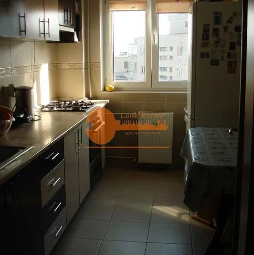 2 Camere - 6 Minute de Metrou Dristor - Poză 6