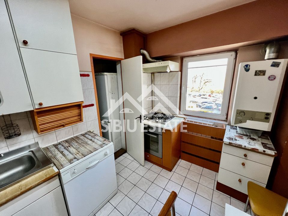 Apartament 4 camere etaj 3 intermediar  str Abatorului/Gara Mare  - Poză 4