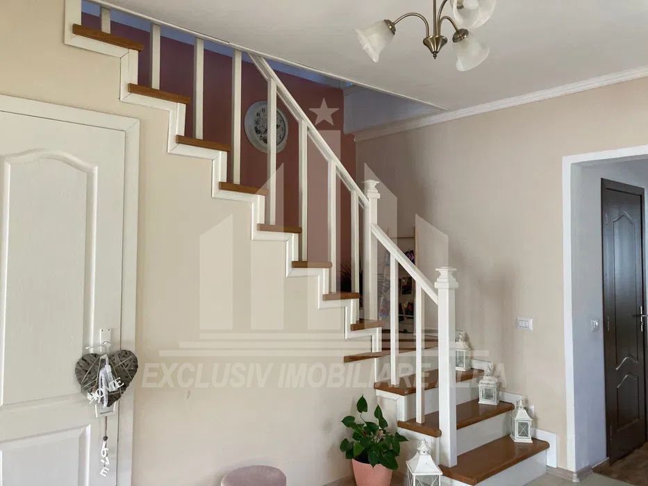 Casa individuala de vanzare, Lipoveni - Centru - Poză 5