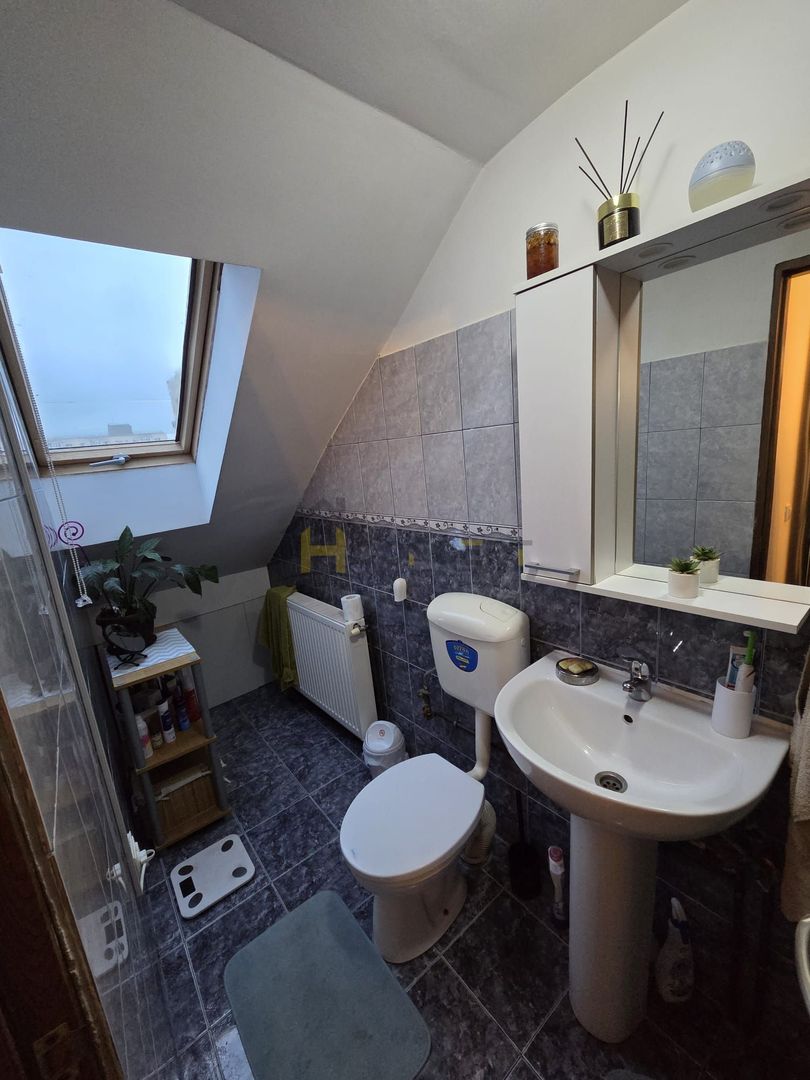 Ap modern 3 camere mansarda mobilat/utilat centrala proprie - Poză 13