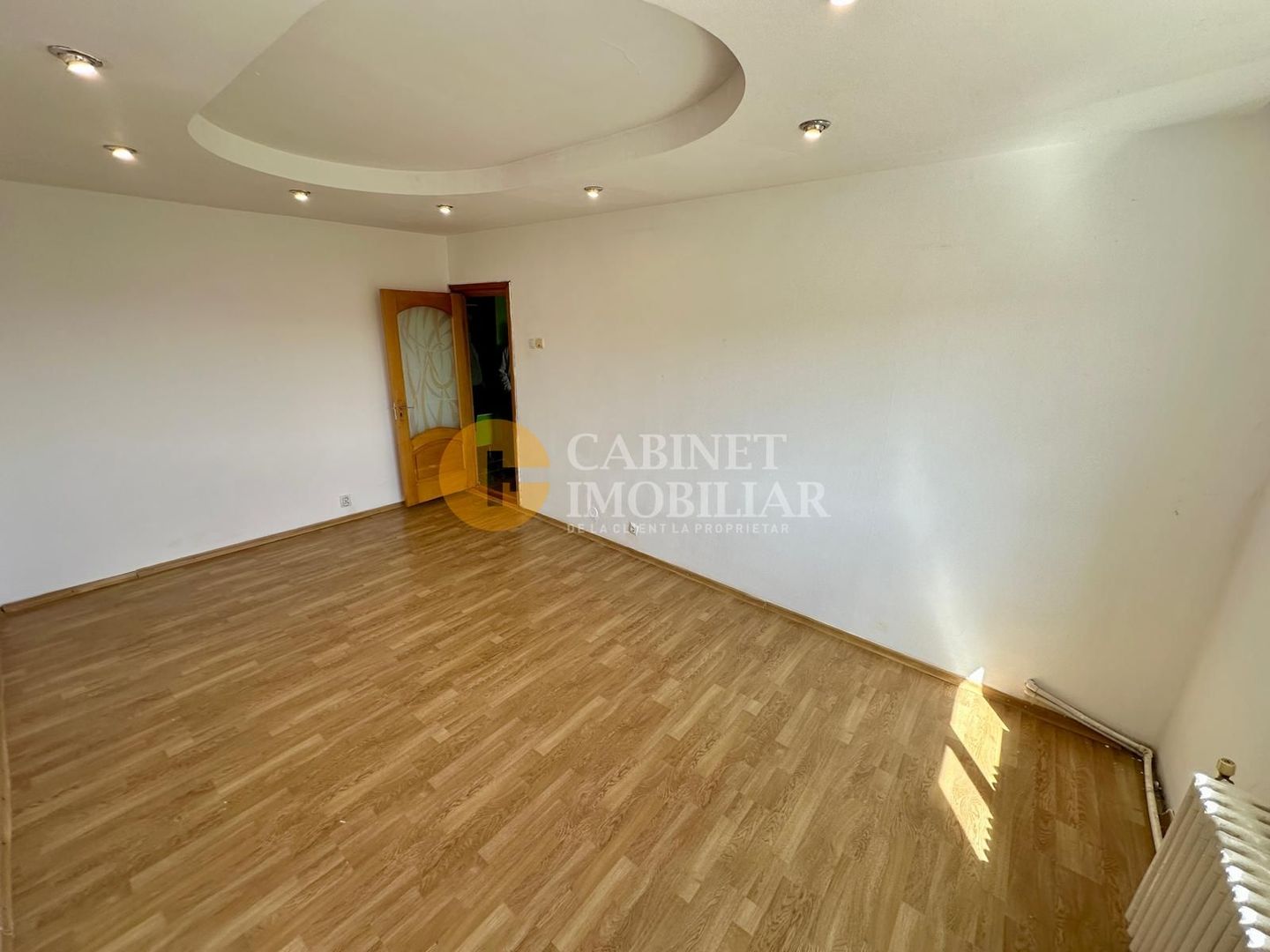 2 Camere Decomandat - Zona Alexandru Cel Bun - Bloc din 1983 - Poză 2