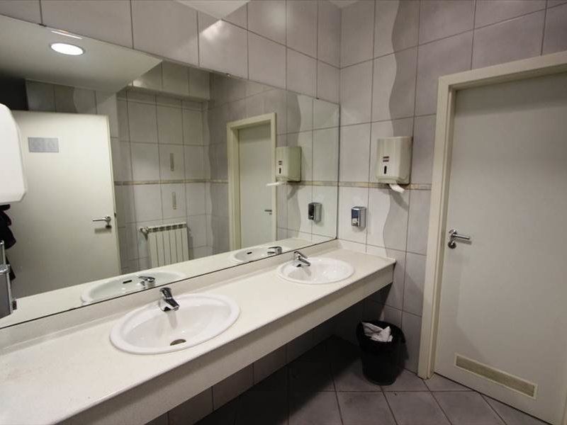 Showroom -150mp-zona de Nord - Poză 6