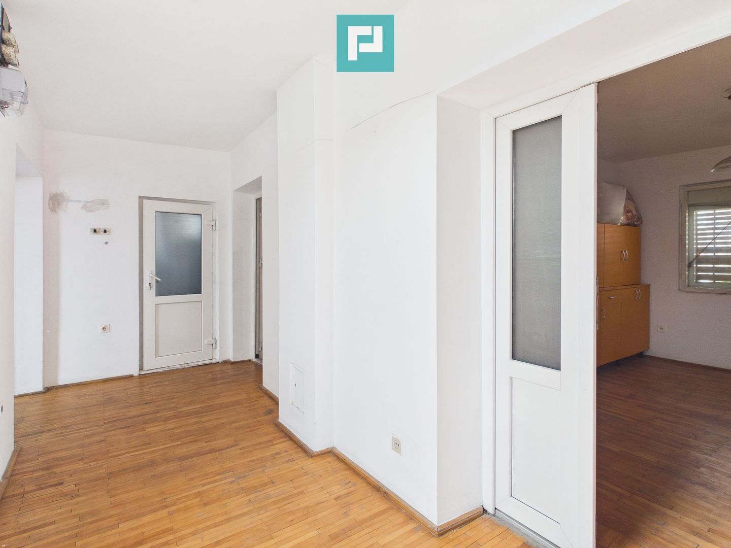 2 case separate + curte 1400 mp – Zona Dâmbovița - Poză 7