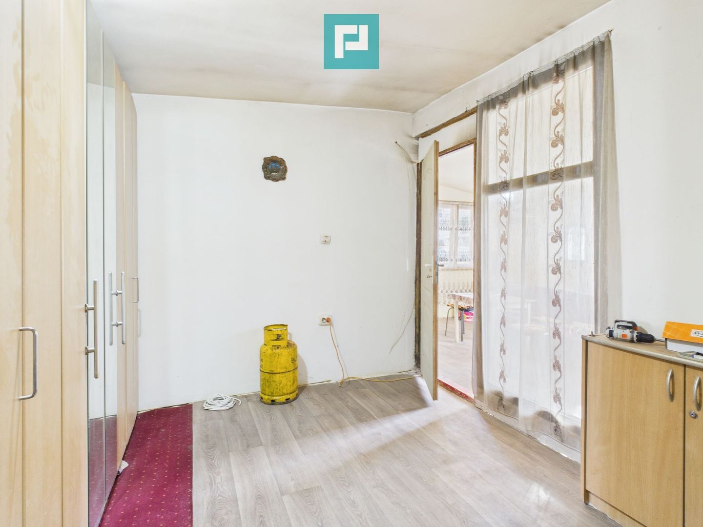 Casuță cu priveliște panoramică spre Cetatea Șiria - Poză 12