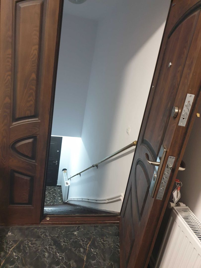 Vand garsoniera in casa nationalizata sector 3 - Poză 6