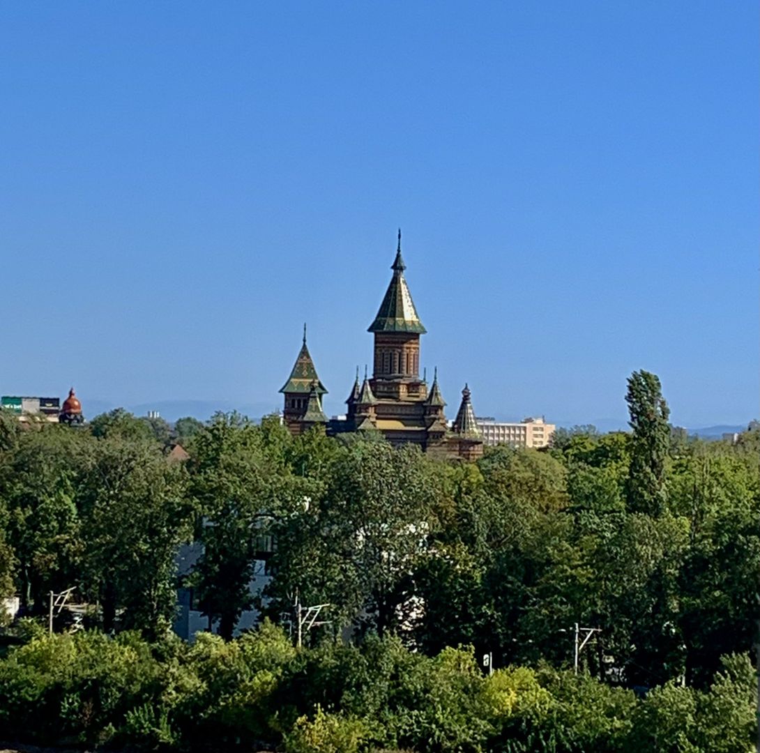 Apartament premium de închiriat la City of Mara - trei camere - Poză 19