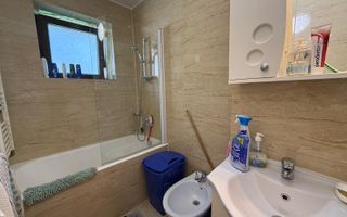 De vânzare apartament cu  3 camere, decomandat, zona Primaverii - Poză 8