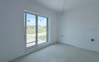 Casa individuala- 4 camere - 2 bai - 450 metri teren - Poză 11