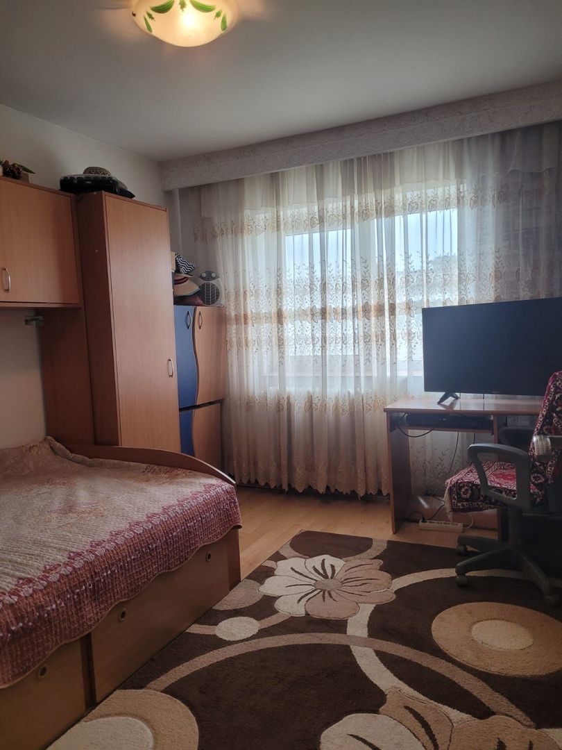 Apartament 3 camere de vanzare Crangasi - Poză 3