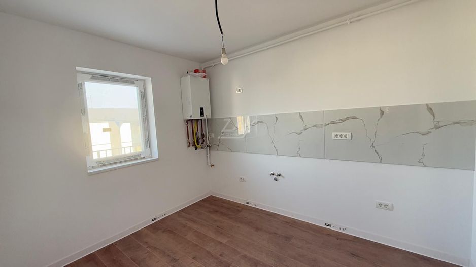 Decomandat. Spatios. Loc de parcare. - Poză 2