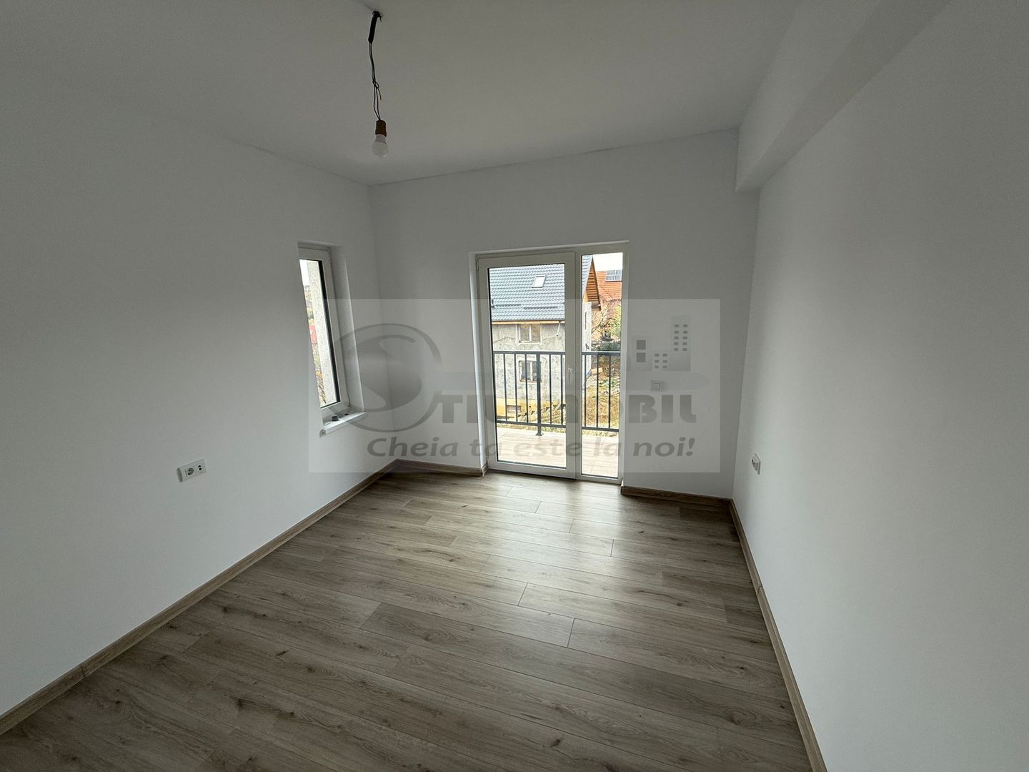 Casă moderna P+E 4 camere – Bârnova, 100 mp, curte 250 mp -180.000 € - Poză 12